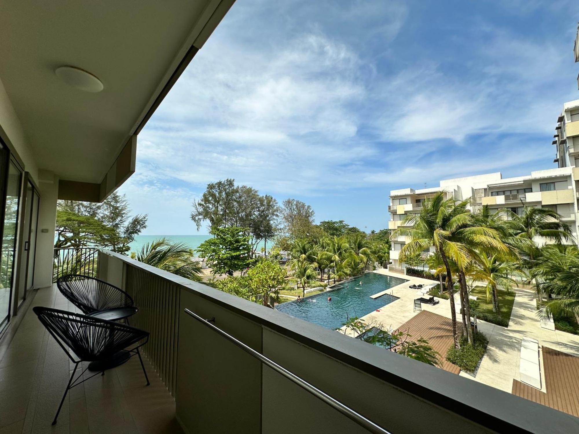 By The Sea- Pool And Sea View Apartment Batu Feringgi Luaran gambar